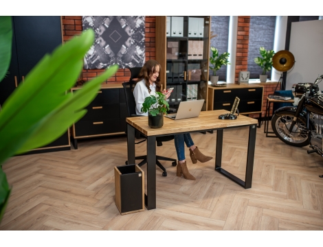 DEERHORN® Kancelársky stôl z dubového dreva a čierneho kovu bez zásteny