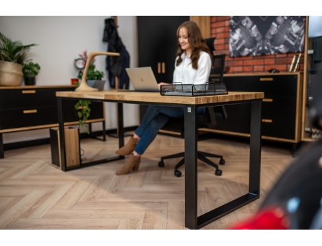 DEERHORN® Kancelársky stôl z dubového dreva a čierneho kovu bez zásteny