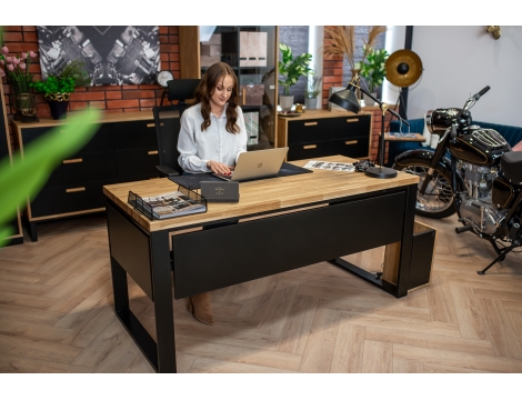 DEERHORN® Kancelársky stôl z dubového dreva a čierneho kovu so zástenou