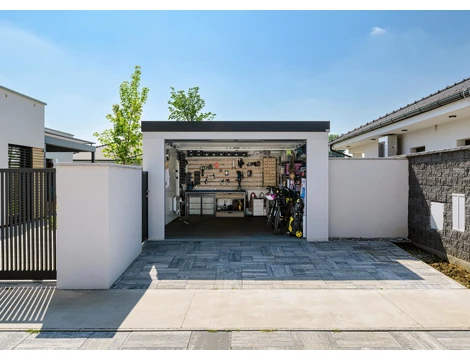 GARDEON® Garáž 4 m x 6 m s dverami Hörmann, oknom a svetlíkom