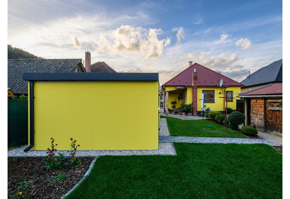 GARDEON® Garáž s dverami Hörmann a dvomi oknami