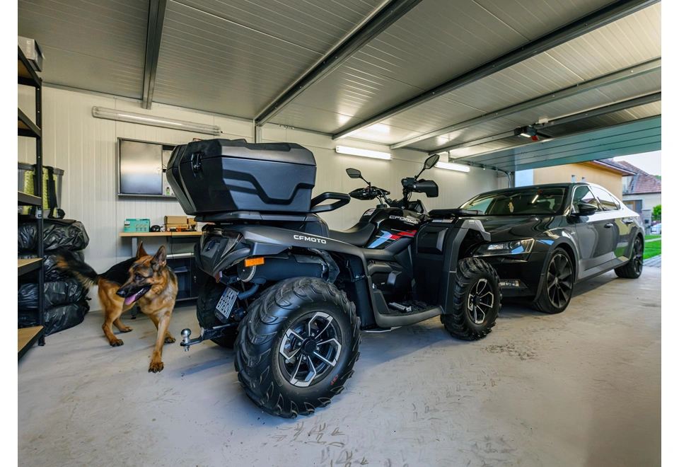 GARDEON® Garáž s dverami Hörmann a dvomi oknami