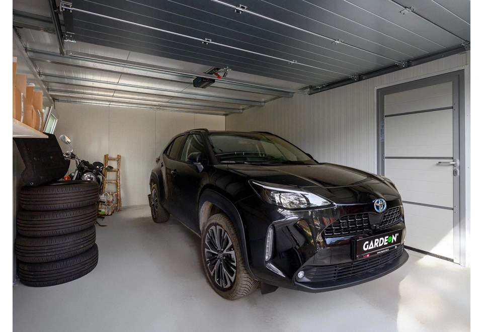 GARDEON® Garáž s dverami Hörmann a oknom