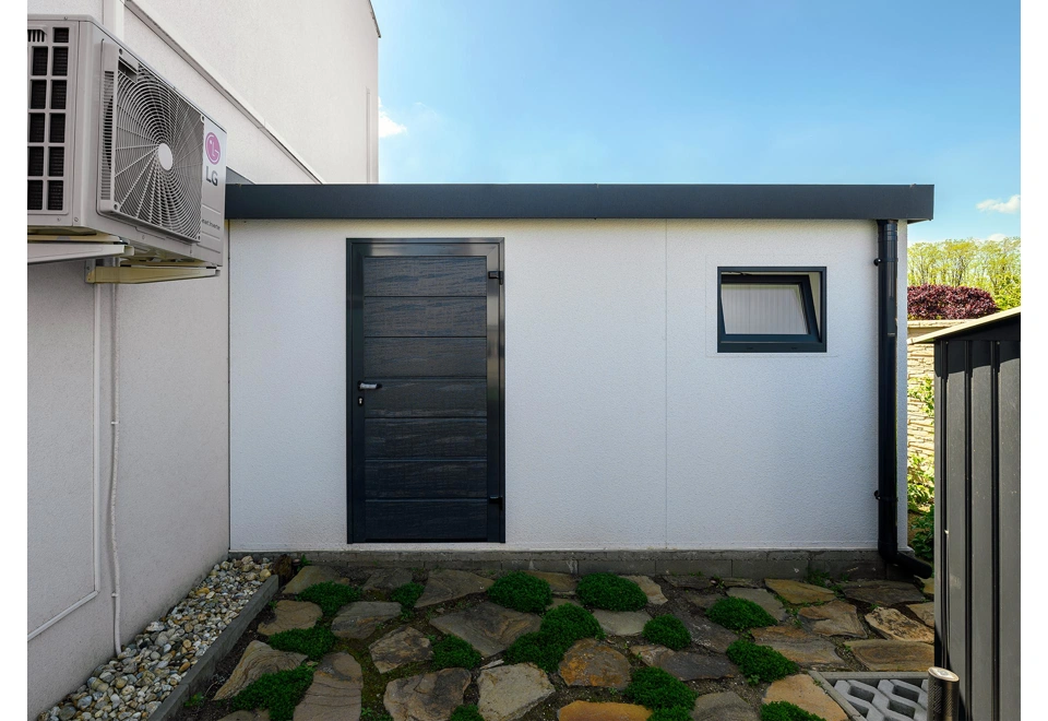 GARDEON® Garáž s dverami Hörmann a oknom