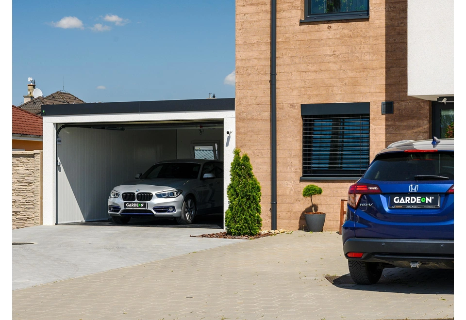 GARDEON® Garáž s dverami Hörmann a oknom