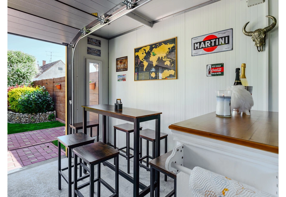 GARDEON® Garáž s dverami Hörmann, oknom a 4 svetlíkmi