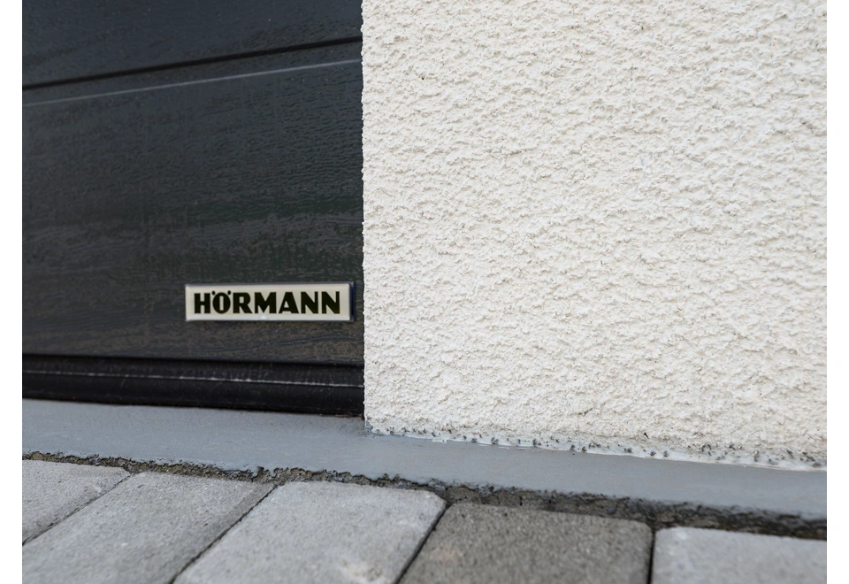 GARDEON® Garáž s tromi bránami a dverami Hörmann