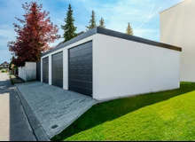 GARDEON® Garáž s tromi  sekcionálnymi garážovými bránami Hörmann