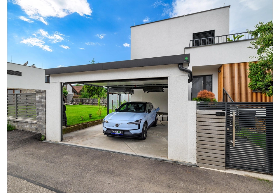 GARDEON® Prístrešok s bezpečnou garážovou bránou Hörmann