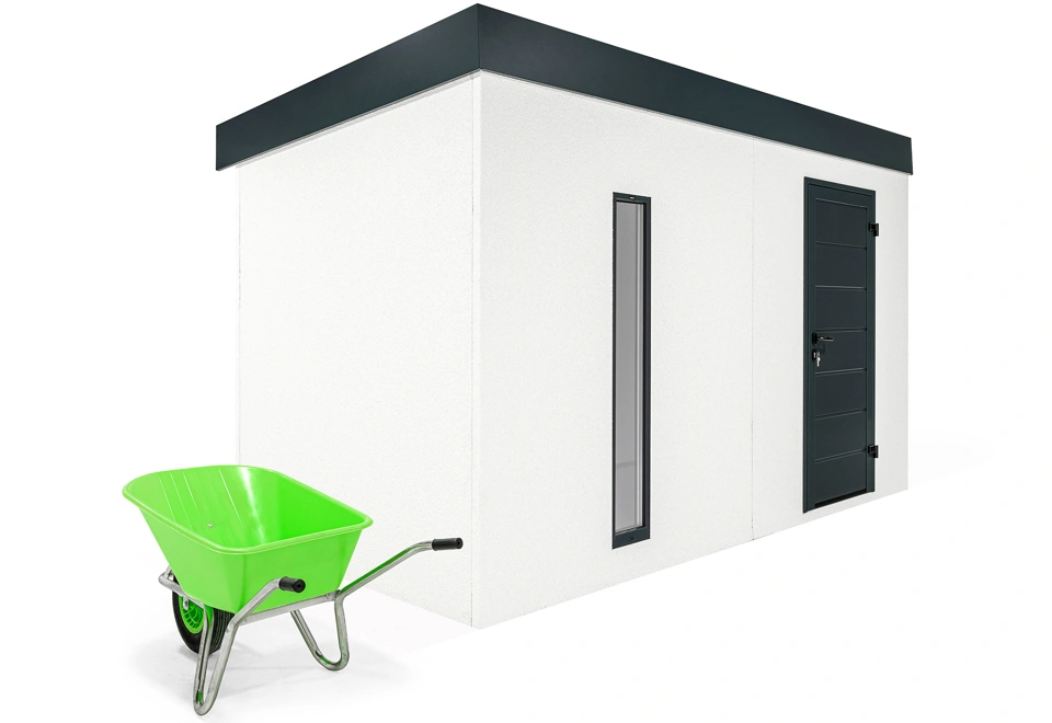 Záhradný fúrik z bočnej strany domčeka 4 x 2 m so svetlíkom