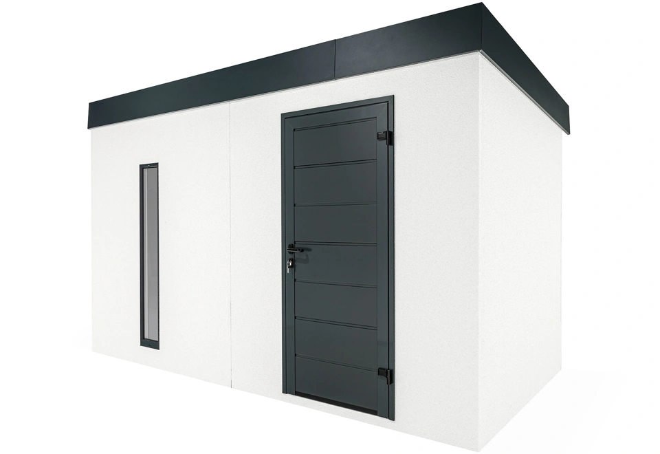 Jednokrídlové dvere záhradného domčeka s bielou omietkou 4 x 2 m so svetlíkom