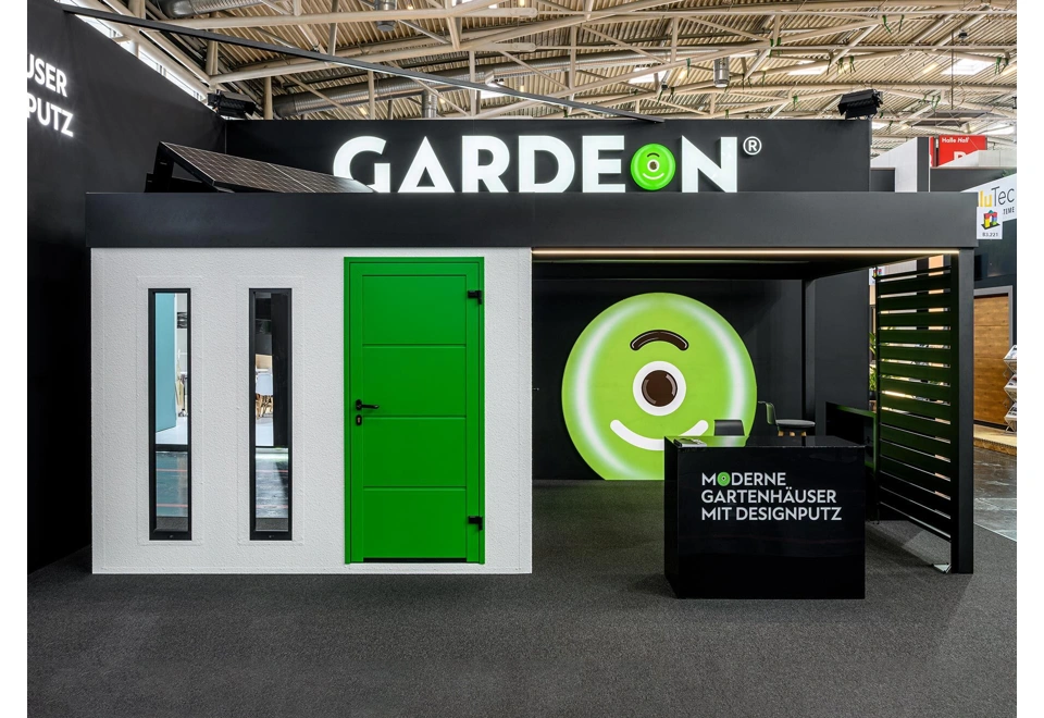 GARDEON® Záhradný domček s dverami Hörmann, oknom, svetlíkom a prístreškom