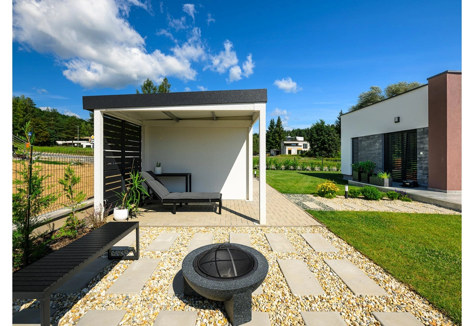 GARDEON® Záhradný domček s dverami Hörmann, svetlíkom a ľavým prístreškom