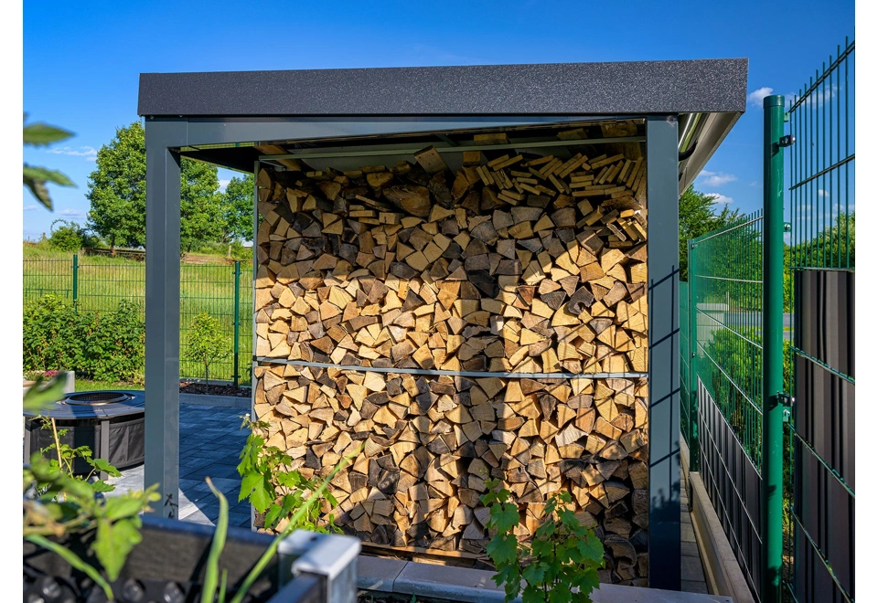 GARDEON® Záhradný domček s dverami Hörmann, svetlíkom a pravým prístreškom