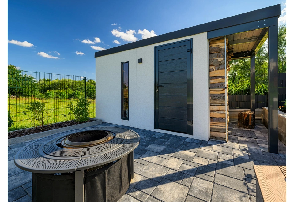 GARDEON® Záhradný domček s dverami Hörmann, svetlíkom a pravým prístreškom