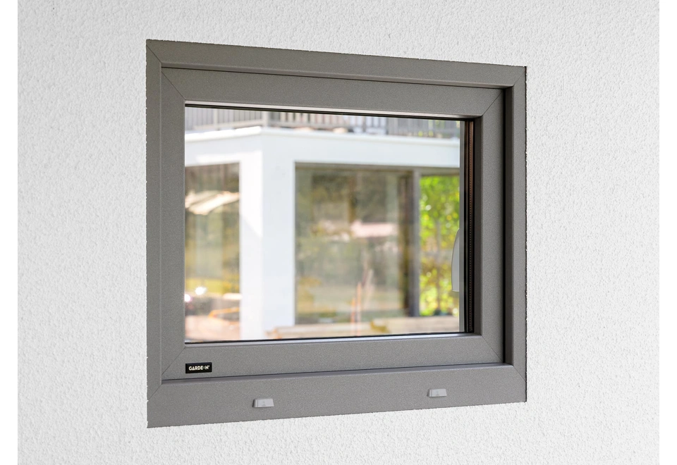 GARDEON® Záhradný domček s garážovou bránou a dverami Hörmann, oknom, dvomi svetlíkmi a dvomi prístreškami